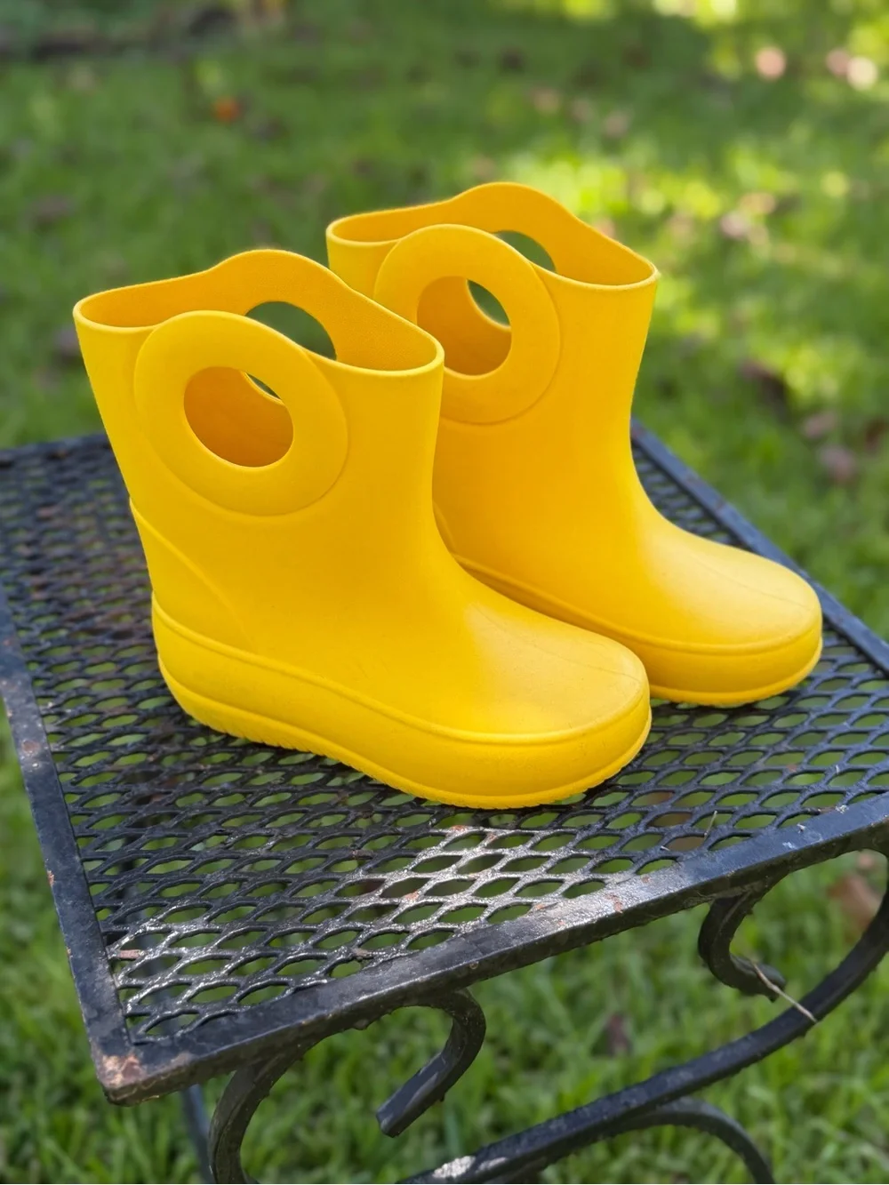 Toddler Yellow Pull-On Rain Boots, size 12